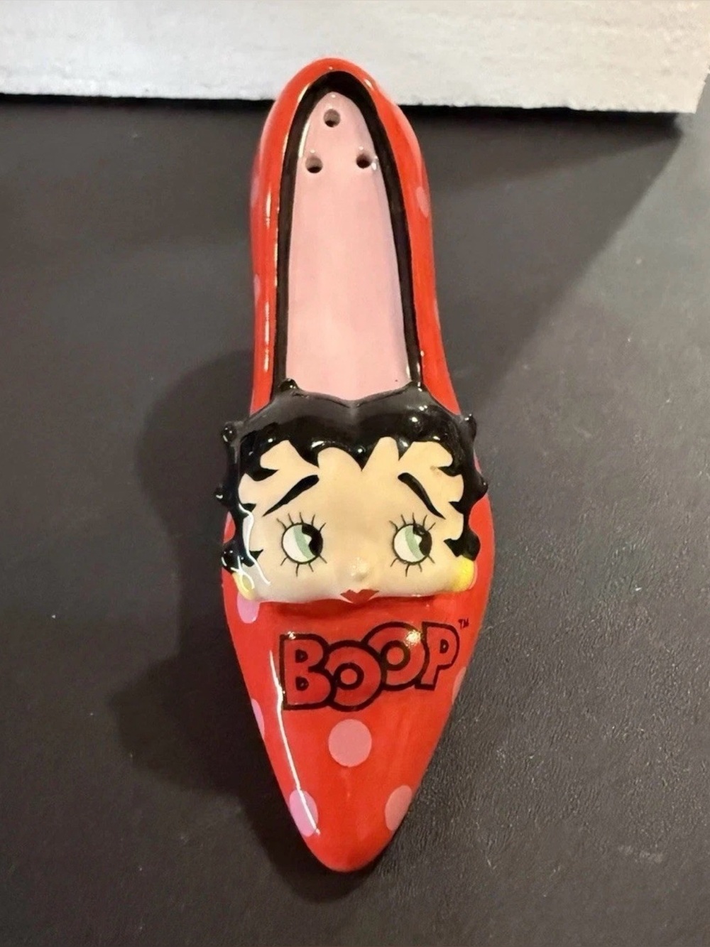 Betty Boop Lot Of 2 - 2003 Biker Girl Bobble Head Motorcycle & Shoe Salt Shaker - Picture 7 of 10